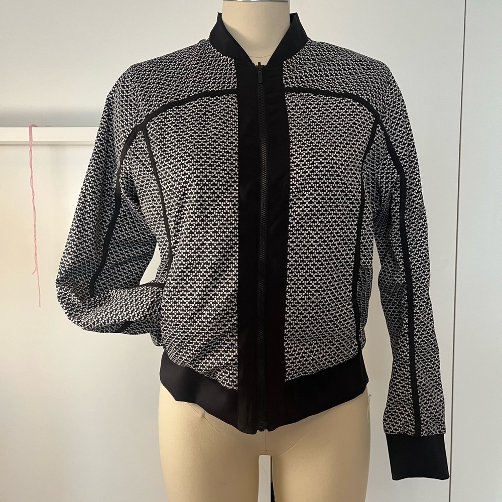 Lululemon reversible bomber- size 10